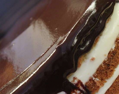 змащуємо торт глазур'ю