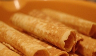 начиняємо вафельні трубочки