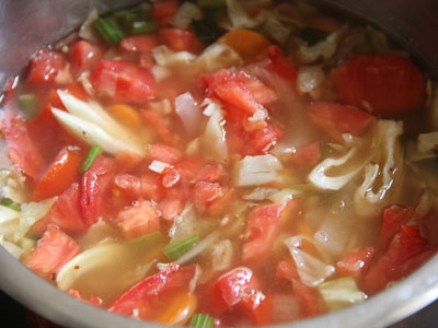 овочі в супі