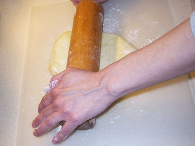 тісто на столі