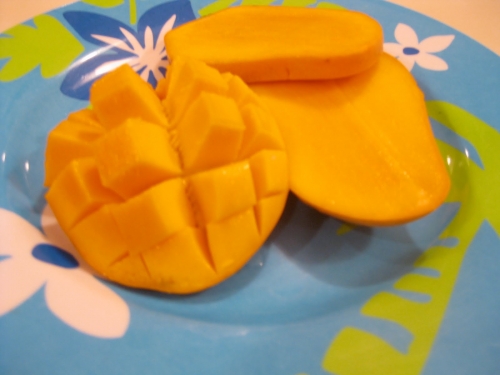 нарізаємо манго