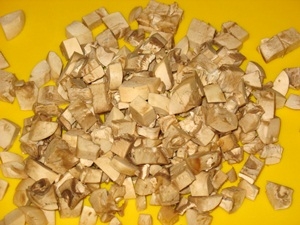 мариновані печериці Нарізаємо кубиками