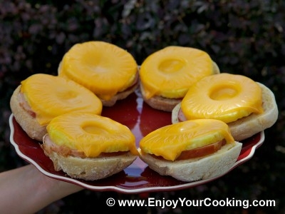 гарячі бутерброди з ананасом