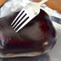 вилка в баклажані