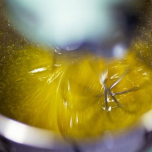 яйця в мисці