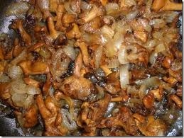 перебираємо гриби