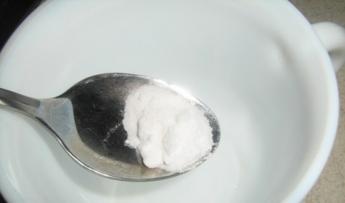 замочуємо соду водою