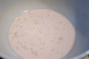 Розчиняємо дріжджі