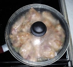 запікаємо в каструлі осетрину