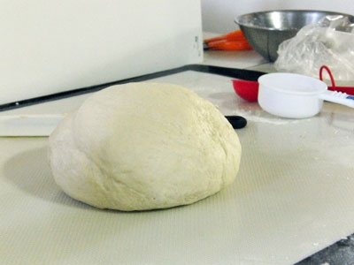 тісто на столі