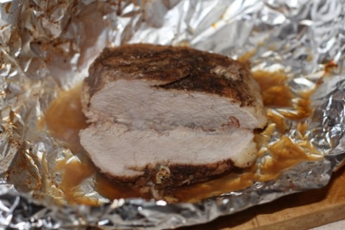 готове м'ясо у фользі