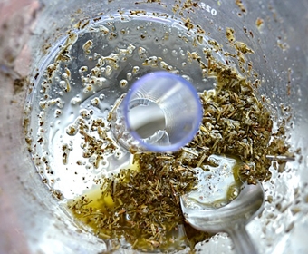 додаємо в заправку оливкова олія