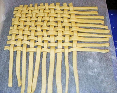 Переплітаємо смужки