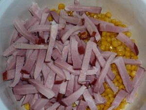 З'єднуємо всі інгредієнти салату Балерон