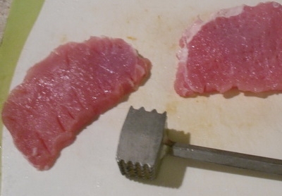 відбиваємо біфштекс