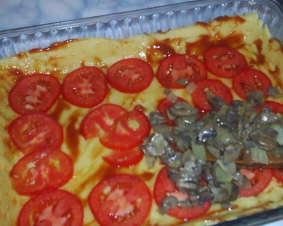 Укладаємо помідори і гриби