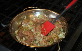 додаємо в сковороду печінку