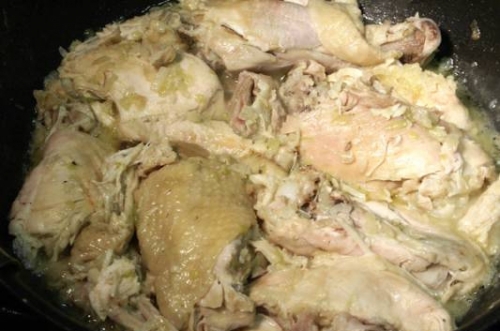 Готова курка з горіхами