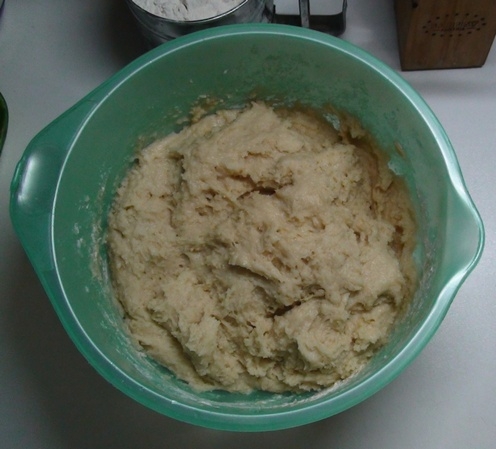 замішуємо м'яке тісто