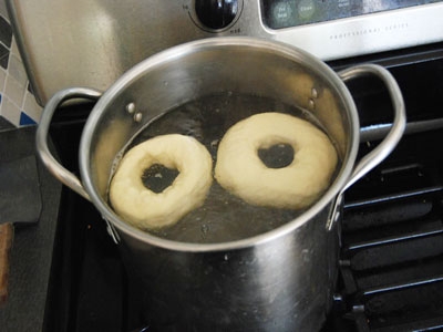 каструля з багелем