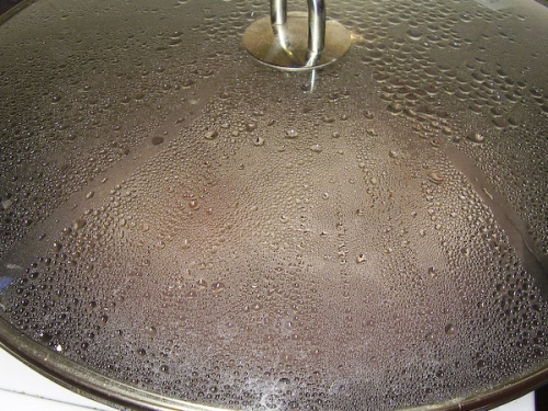 тушкуємо під кришкою