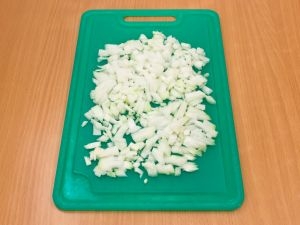 нарізаємо лук