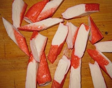 Ріжемо крабові палички