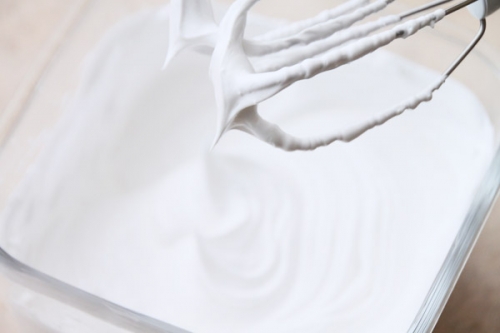 збиваємо білки