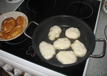 Обсмажуємо оладки