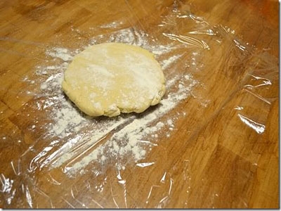 тісто на столі