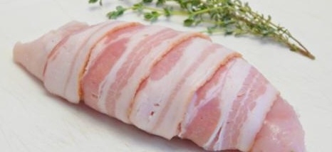 Рулет з філе з беконом