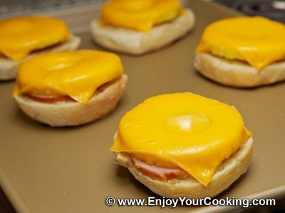 гарячі бутерброди в мікрохвильовій печі