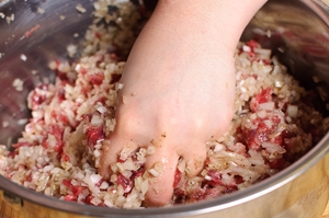 перемішуємо всі інгредієнти для начинки