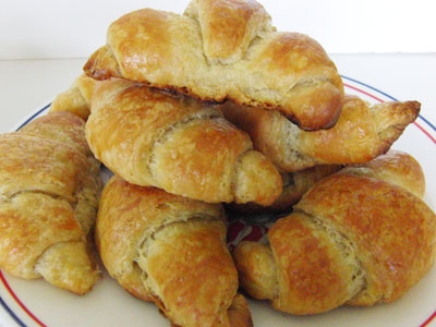 круасани на тарілці