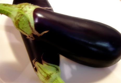 промиваємо баклажани