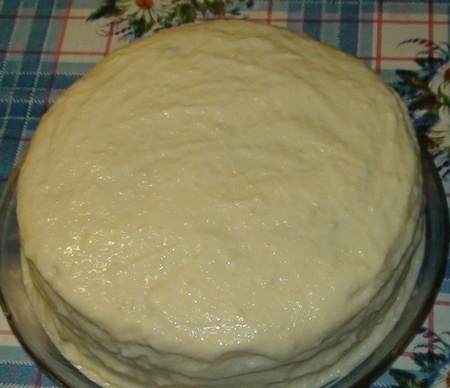 змащуємо кремом коржі