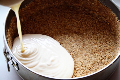 наливаємо начинку