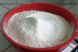 просіваємо борошно