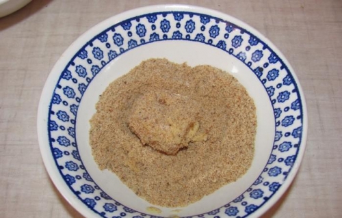 а потім у панірувальні сухарі