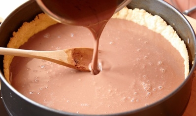 З'єднуємо начинку і корж