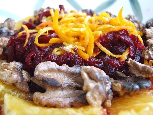 подаємо готовий салат