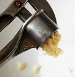 Давимо часник