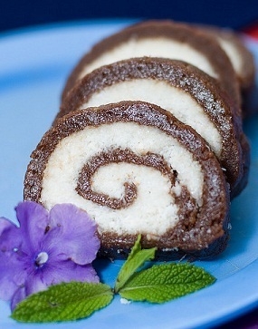 Готуємо та подаємо солодкий рулет без випічки