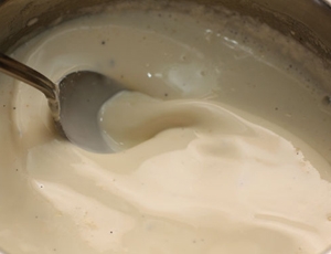 Розчиняємо желатин в молоці