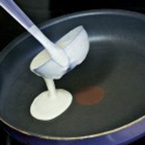 тісто на сковороді