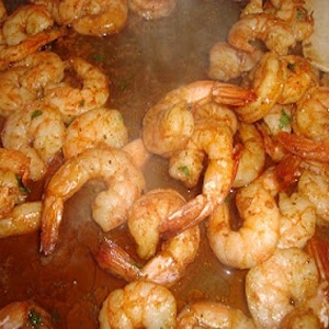 жарящиеся креветки