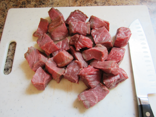 шматочки яловичини