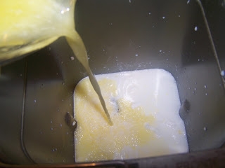 змішуємо всі рідкі інгредієнти для тіста