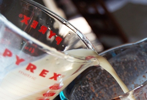 додаємо вершки в блендер