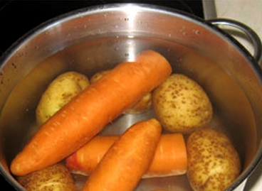 Відварюємо овочі